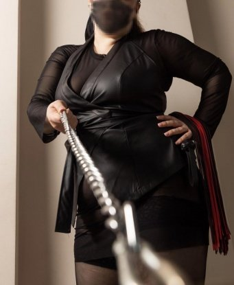 Я умею раскрепоститься, удовлетворить твои сокровенные желания и создать незабываемые моменты нашей встречи. В моих услугах ты найдешь разнообразие интимных утех, эротический массаж и приятные сюрпризы. Никаких ограничений и судорог передо мной – я знаю, как подарить тебе нирвану. Великолепные отзывы моих постоянных гостей говорят сами за себя. Возьми небольшой отпуск от обыденности и окунись в мир наслаждения и страсти со мной. С нетерпением жду нашей встречи! 🔥 9930, 34 года